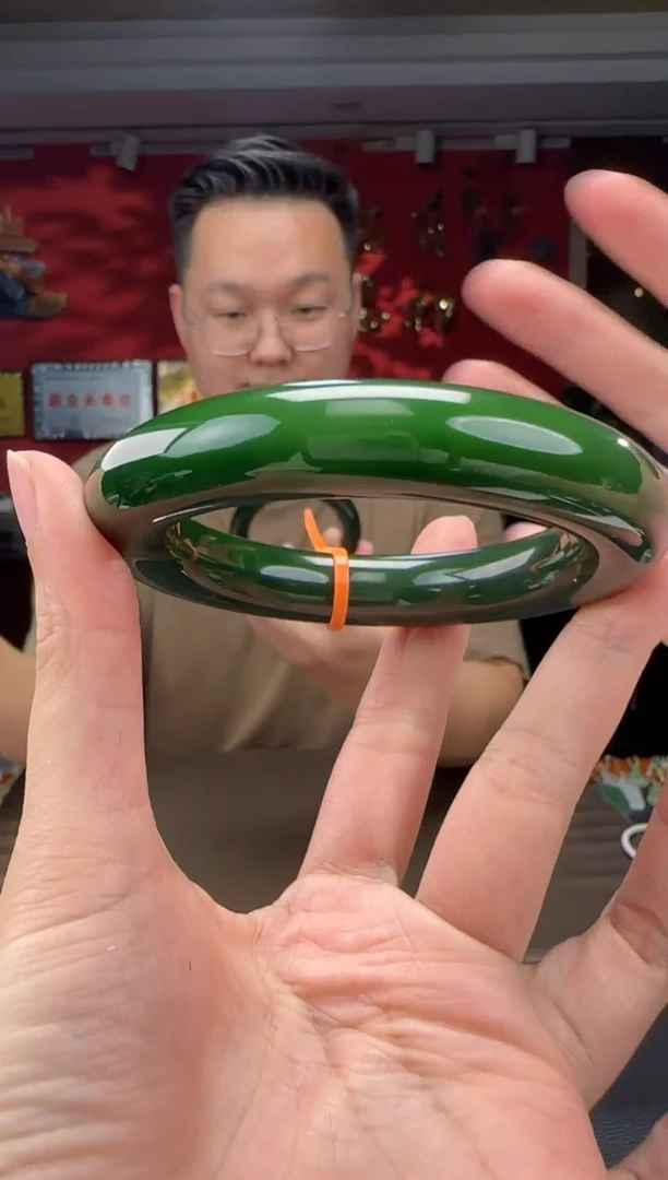 和田玉未镶嵌颈饰碧玉胖圆条手镯54-59