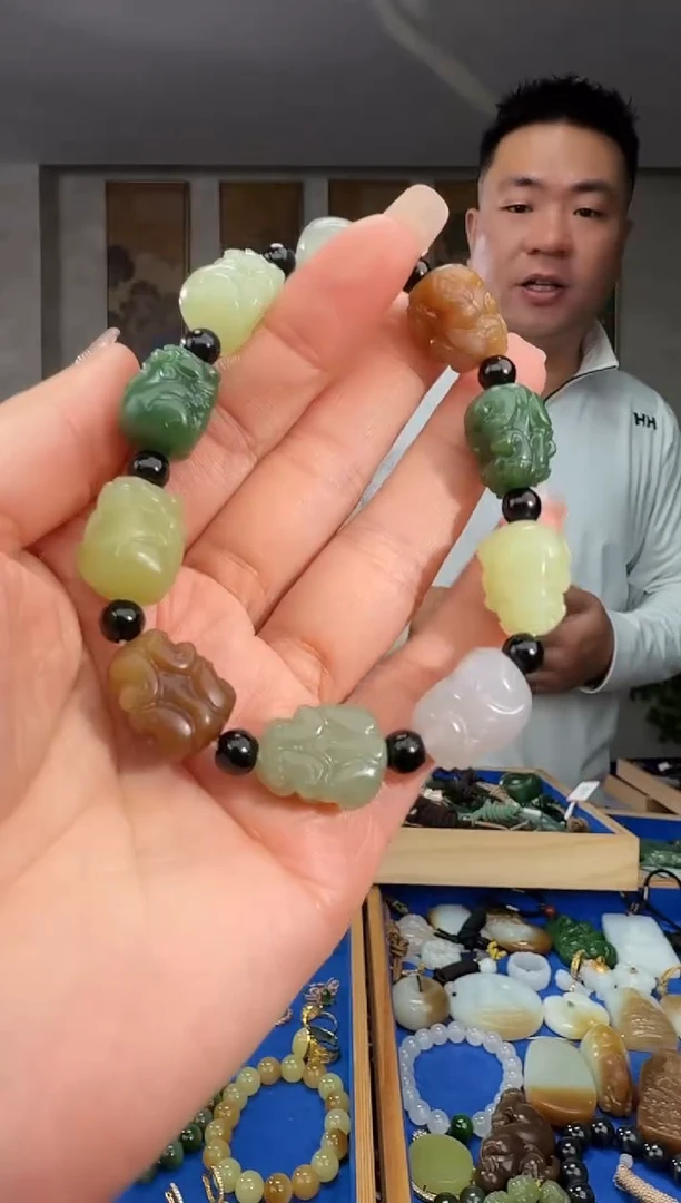 颈饰未镶嵌和田玉拍一发一