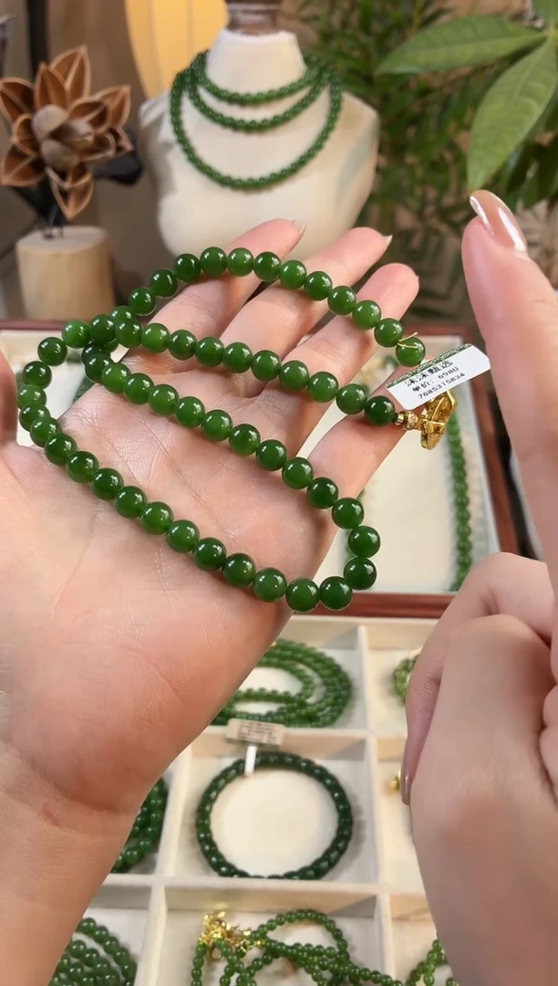 颈饰未镶嵌和田玉（碧玉）8辣阳绿无矿锁骨链