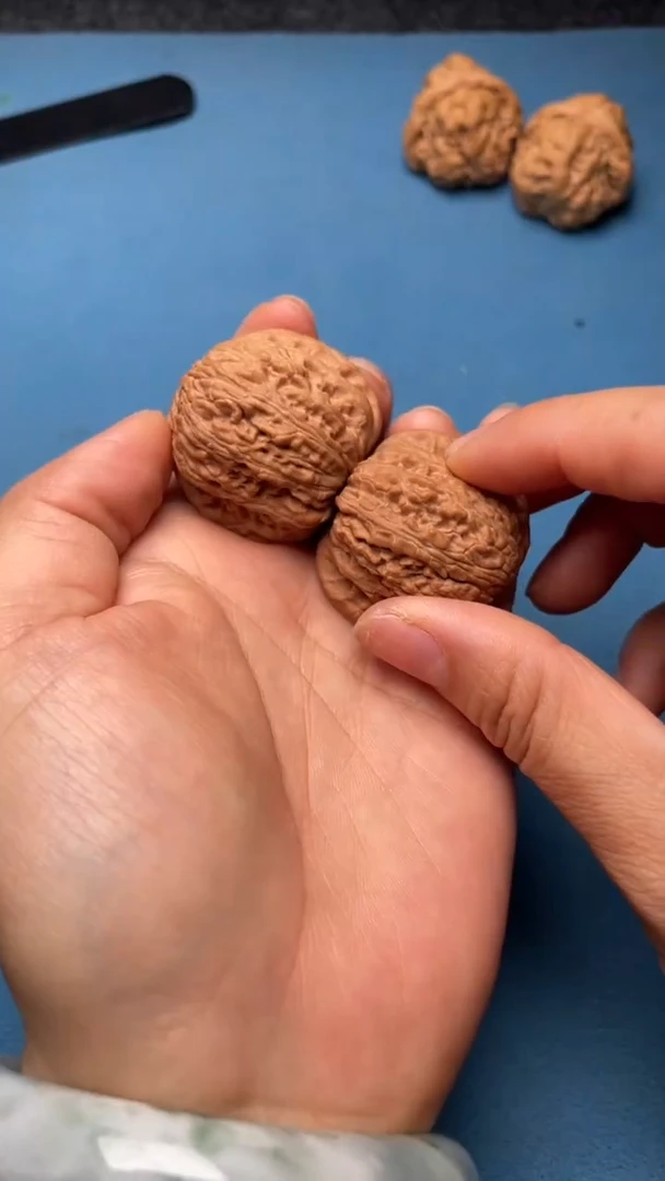 桃核把件w108  绣球37尺