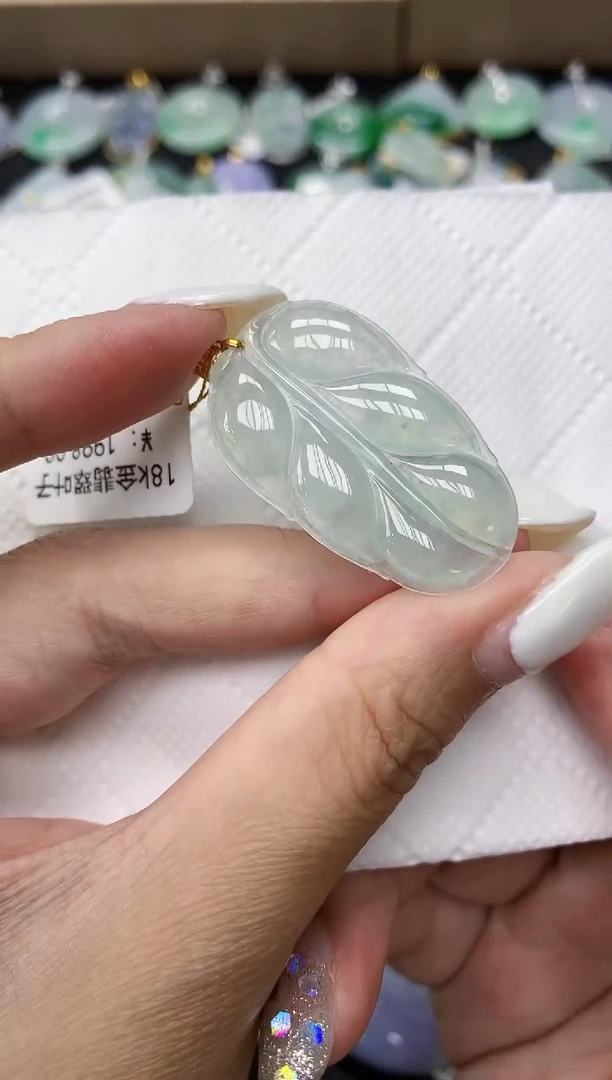 颈饰18K金镶嵌翡翠11111111111