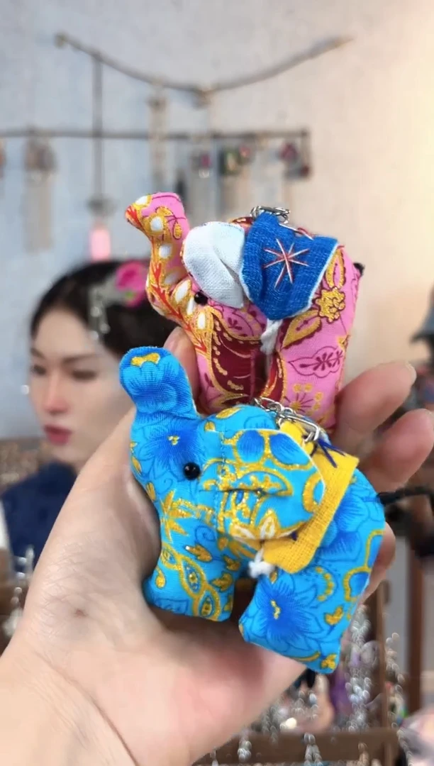 织绣民族风非遗老绣饰品190
