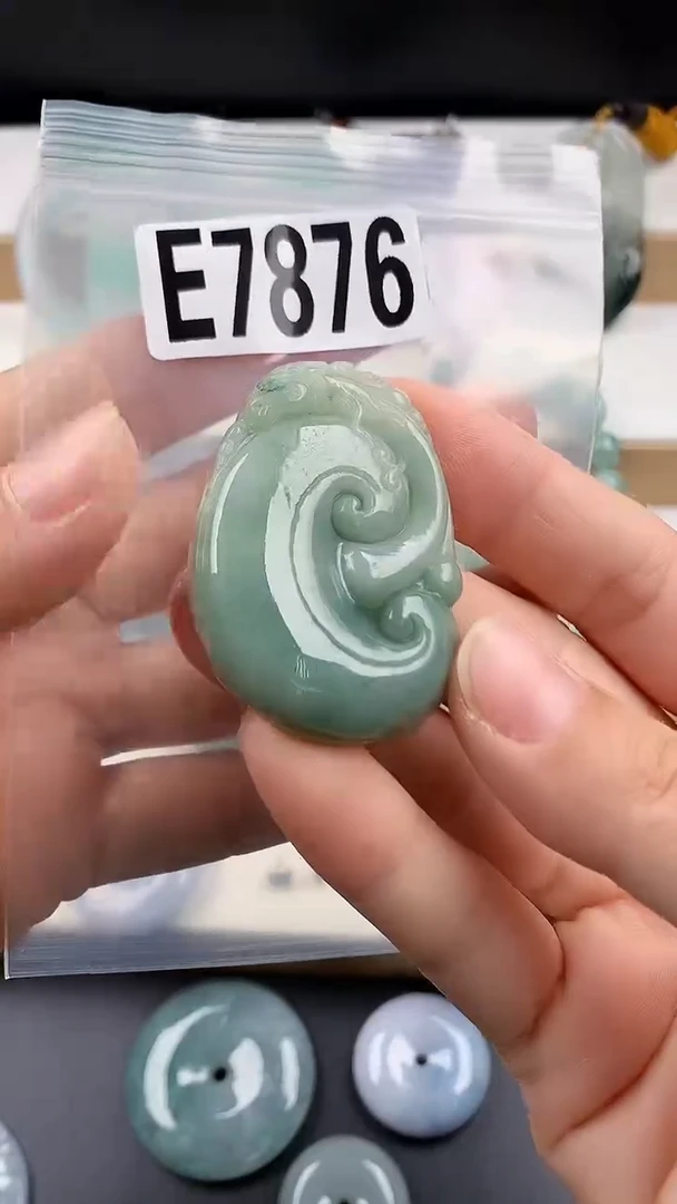 颈饰未镶嵌翡翠天然翡翠吊坠挂件