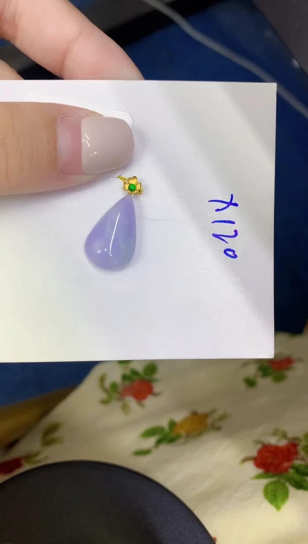 颈饰18K金镶嵌翡翠缅甸天然翡翠A货