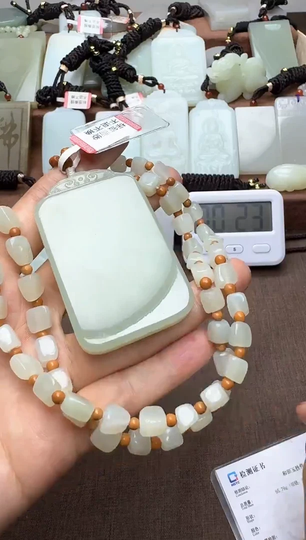 颈饰未镶嵌和田玉1