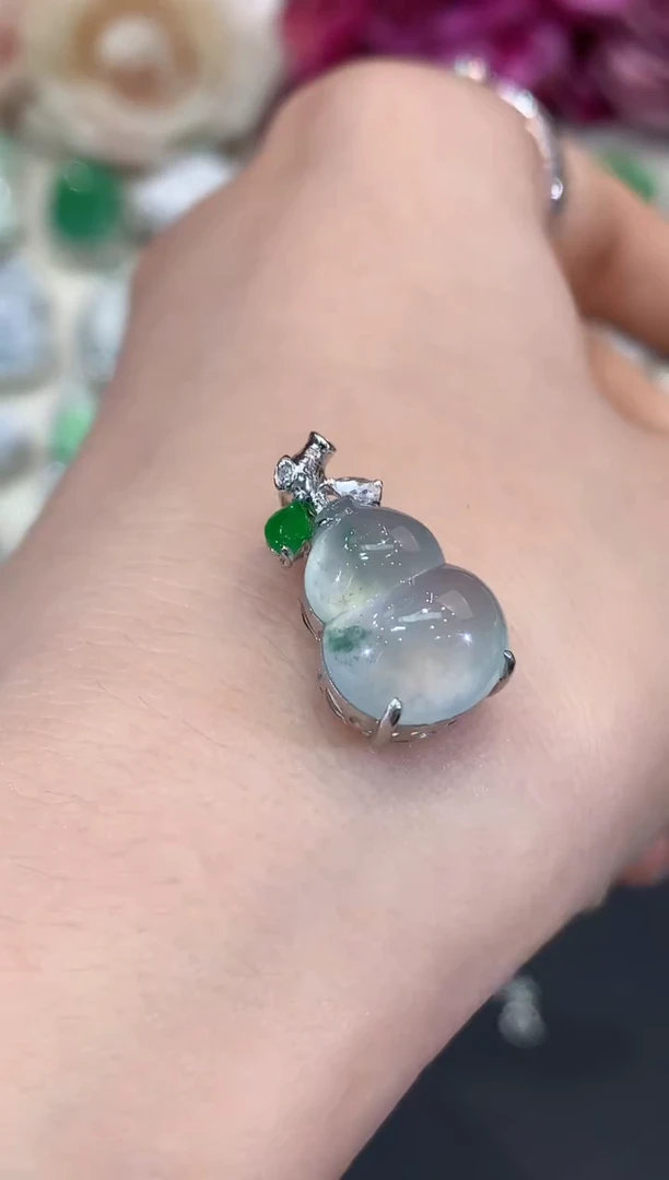 吊坠(不含链)18K金镶嵌翡翠B88