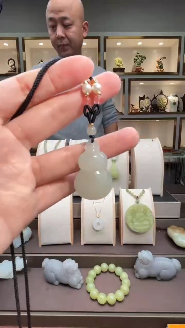 颈饰未镶嵌和田玉苏