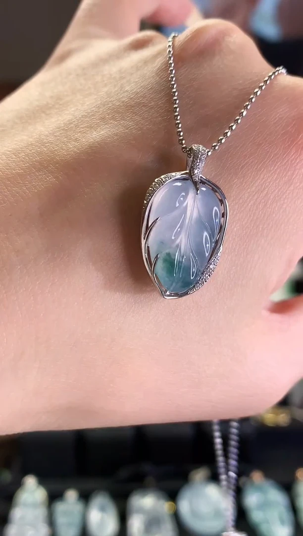 【闪购商品】翡翠吊坠(不含链)18K金镶嵌叶子