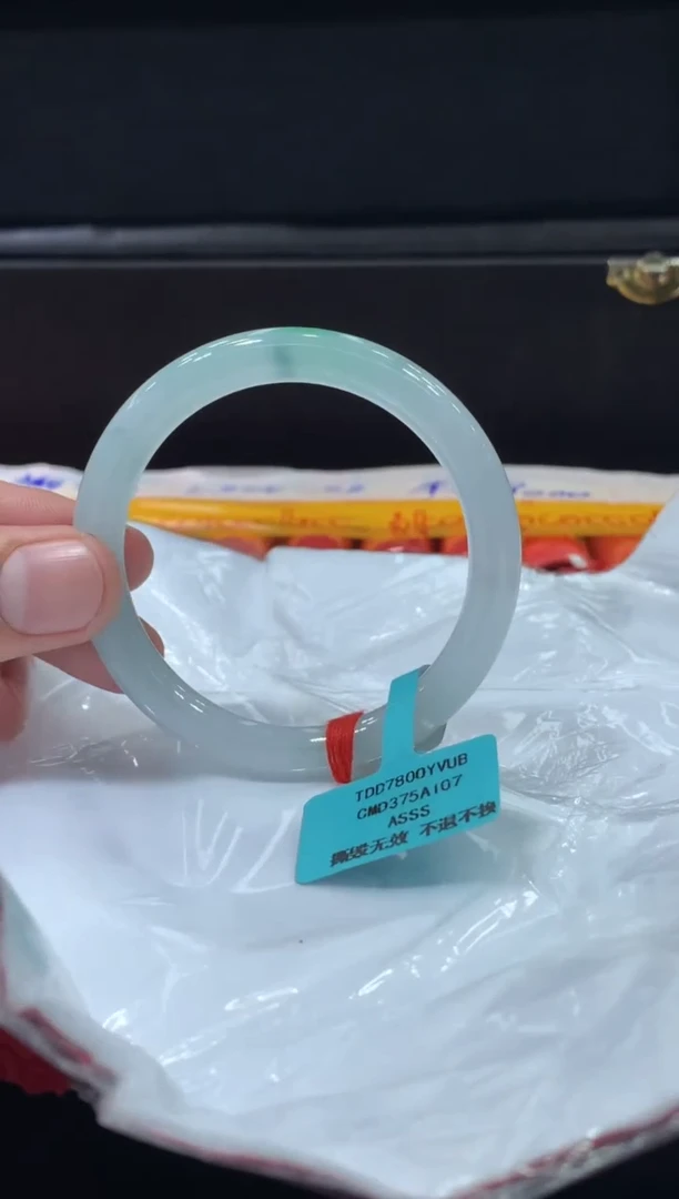 未镶嵌手镯翡翠翡翠手镯