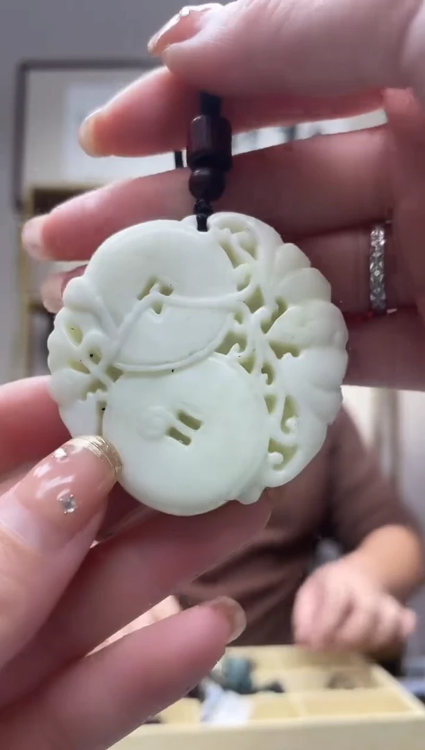 未镶嵌岫玉吊坠·