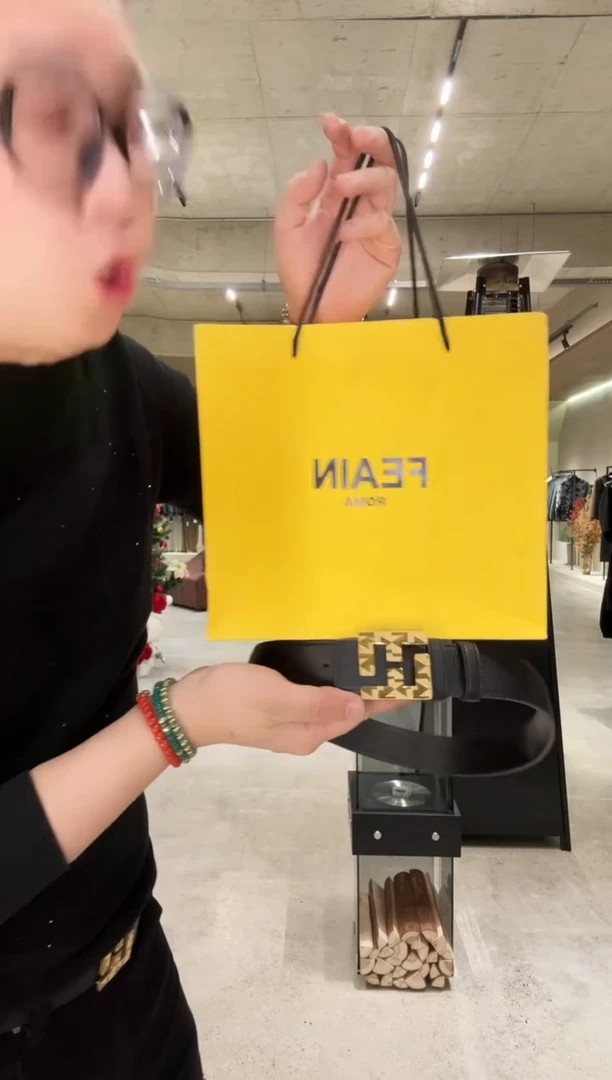 32-33 真皮皮带（金色）