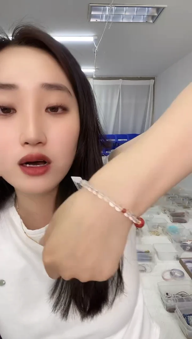 水晶手链未镶嵌天然珠宝多样性发其一