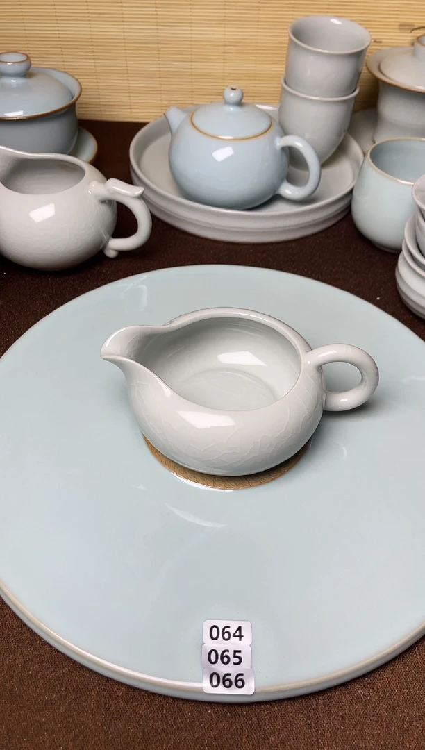 云雾月白-微瑕纯手工扁西施公道杯