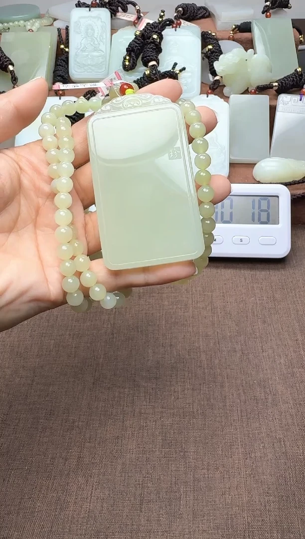 颈饰未镶嵌和田玉1