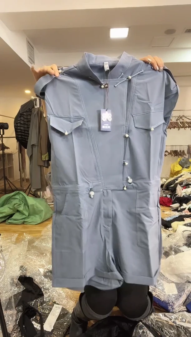 M码  连体裤  105斤内