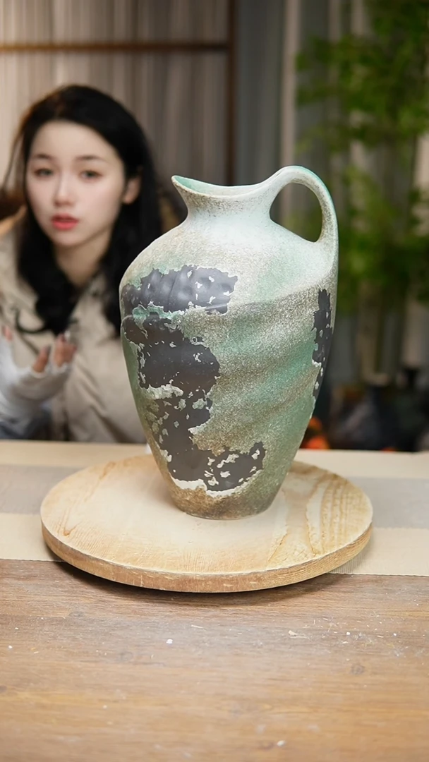 【闪购商品】陶瓷花器诧寂复古绿奶壶