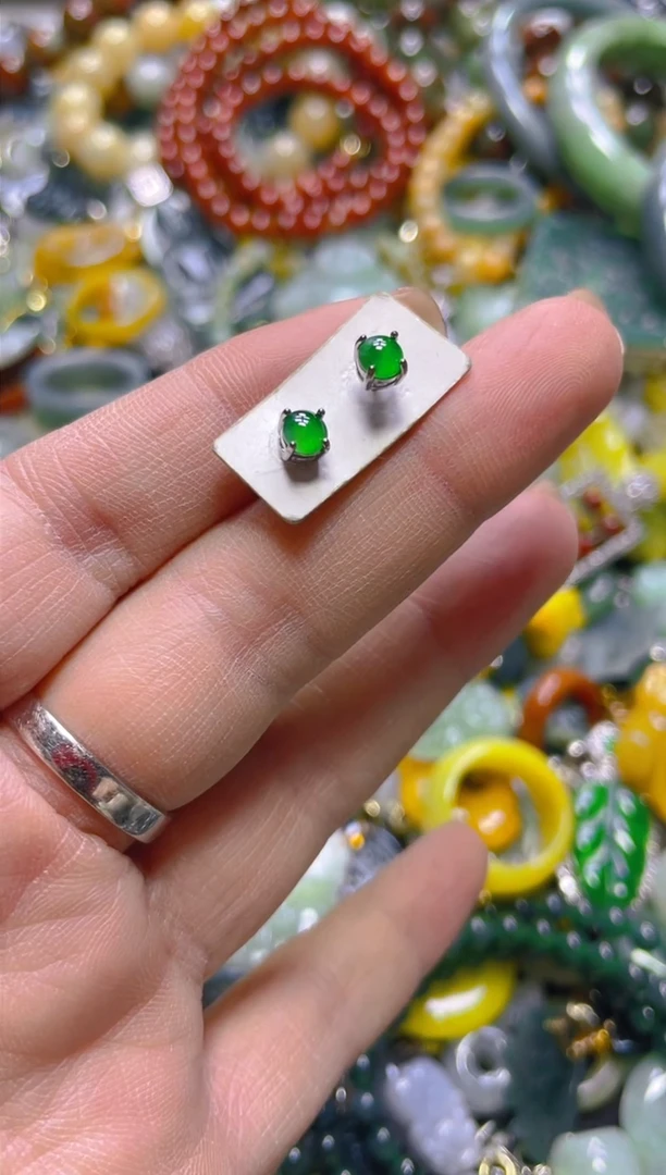 颈饰未镶嵌翡翠/Y/翡翠A货，一件也是批发价