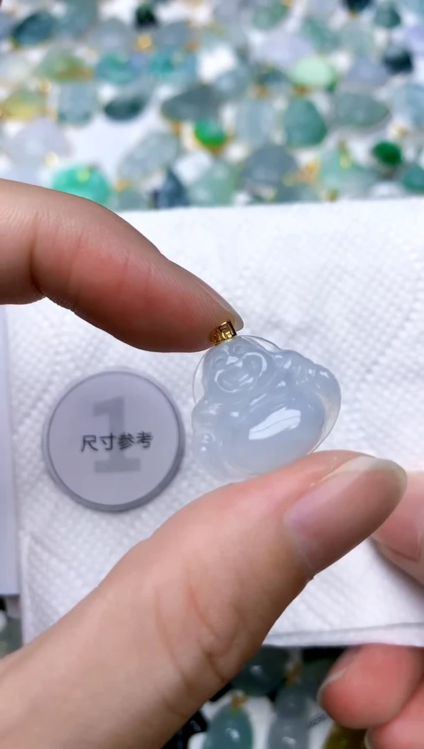 颈饰18K金镶嵌翡翠天然A货翡翠