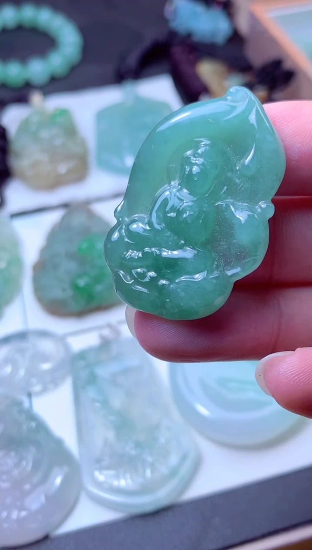 颈饰未镶嵌翡翠天然A货翡翠