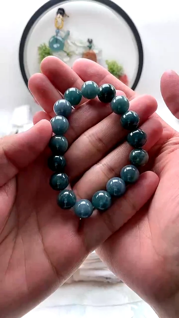 颈饰未镶嵌翡翠手串
