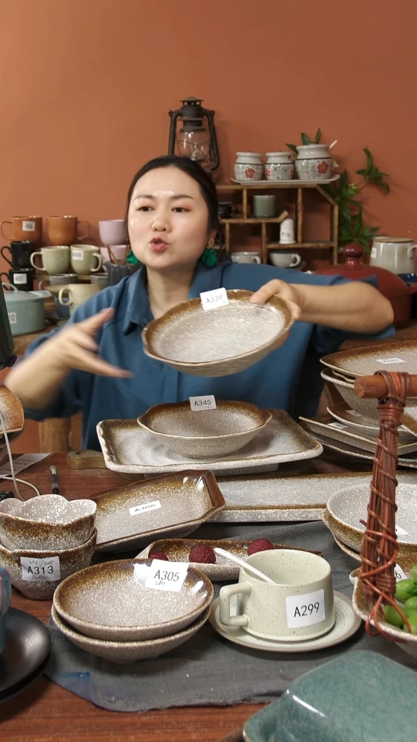 陶瓷A339 一个陶瓷花边碗粗陶可能微瑕