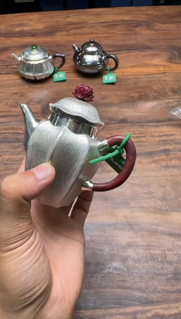 呆坐 竖纹磨砂香远逸清 八方美人壶