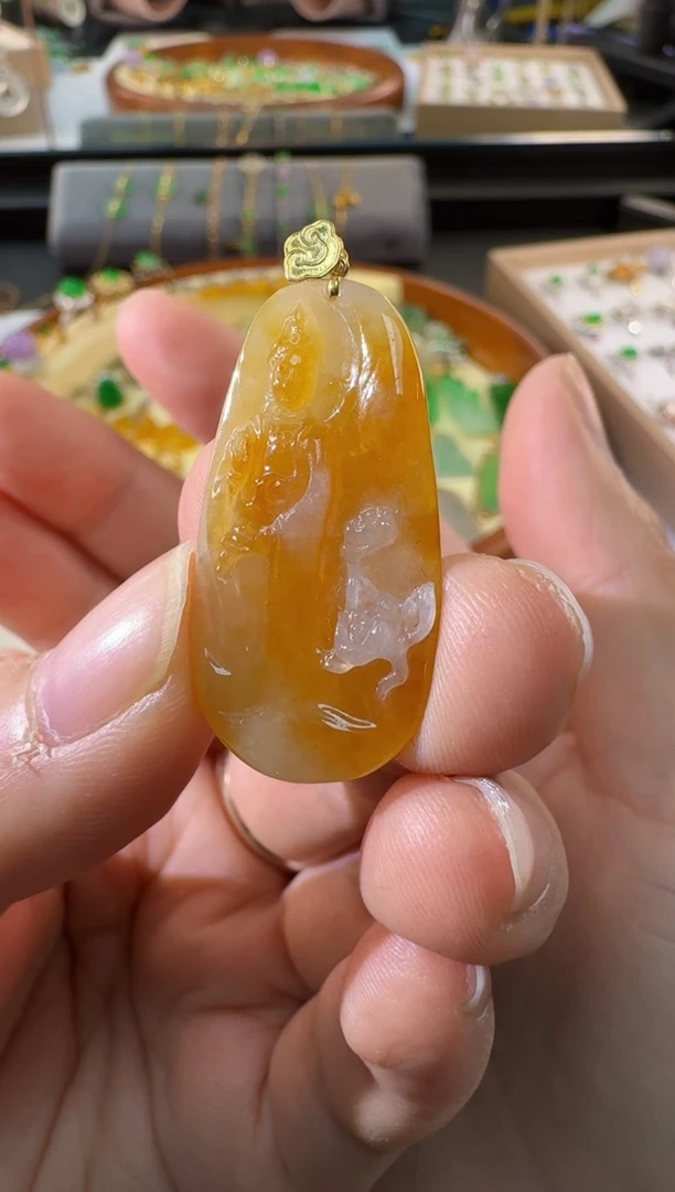 【闪购商品】翡翠颈饰18K金镶嵌缅甸翡翠A货吊坠