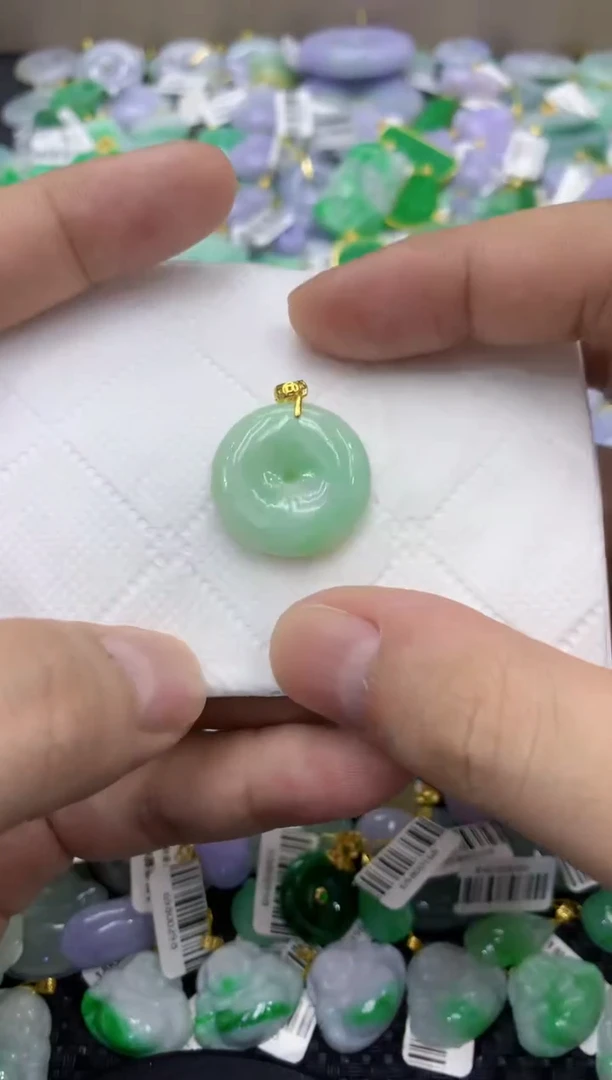 颈饰未镶嵌翡翠天然缅甸翡翠A货