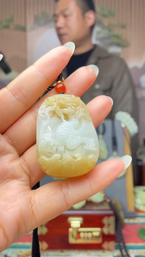颈饰未镶嵌和田玉拍一发一