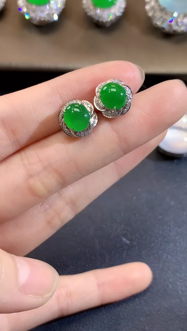 18K金镶嵌翡翠耳饰S7