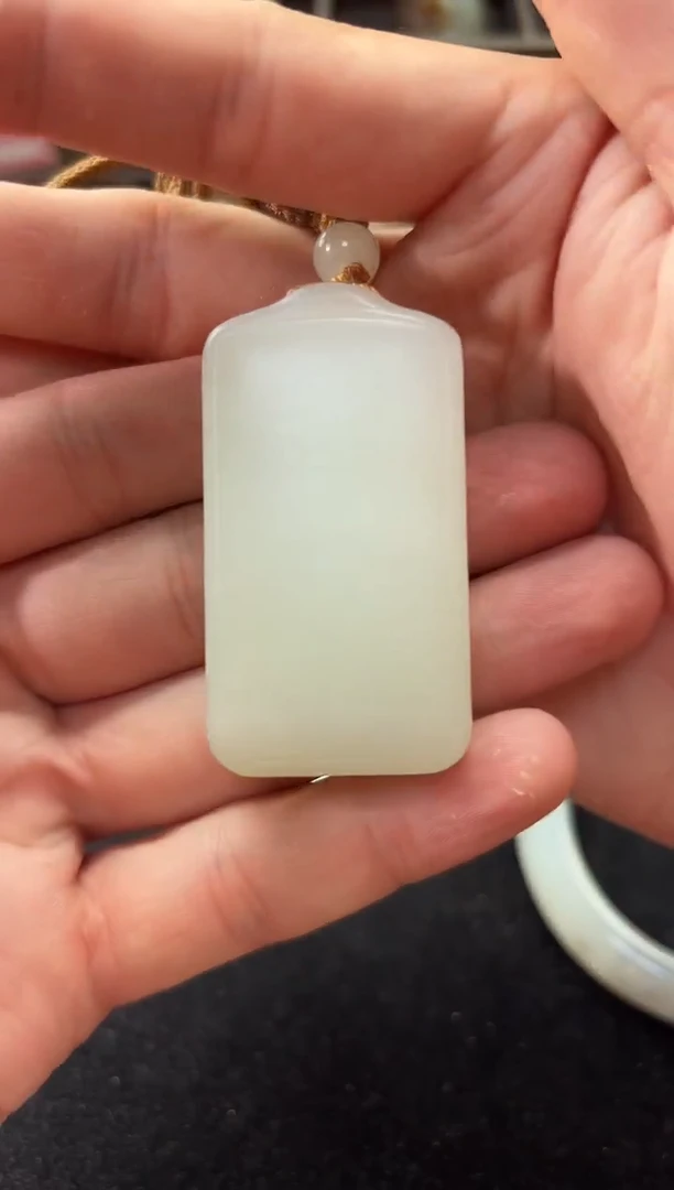 和田玉未镶嵌吊坠(赠链)新疆和田玉黑山吊坠