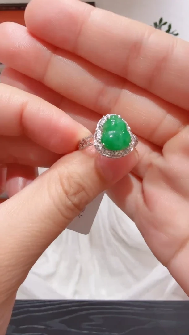 翡翠戒指未镶嵌翡翠