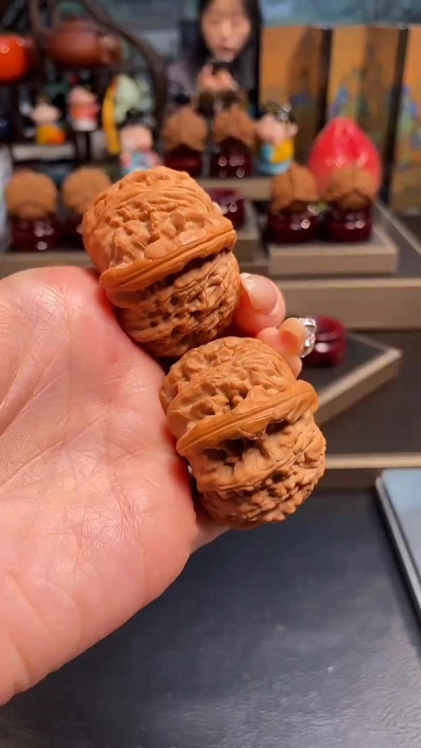 【闪购商品】文玩核桃把件H595白狮子42