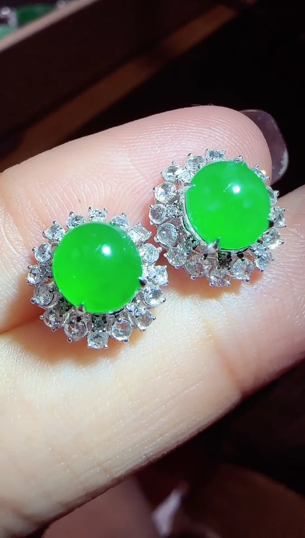 【闪购商品】翡翠耳钉18K金镶嵌蛋面