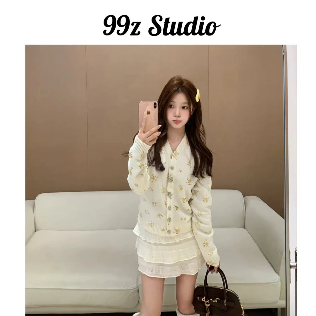 【99z Studio】温柔碎花水晶扣V领羊毛开衫