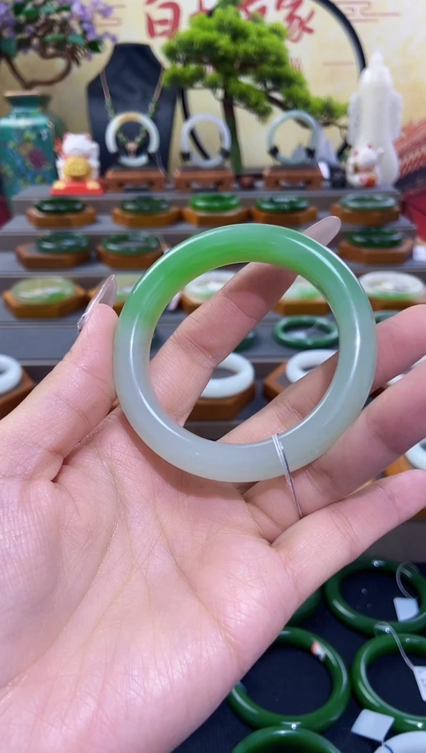 【闪购商品】和田玉手镯未镶嵌翠青手镯