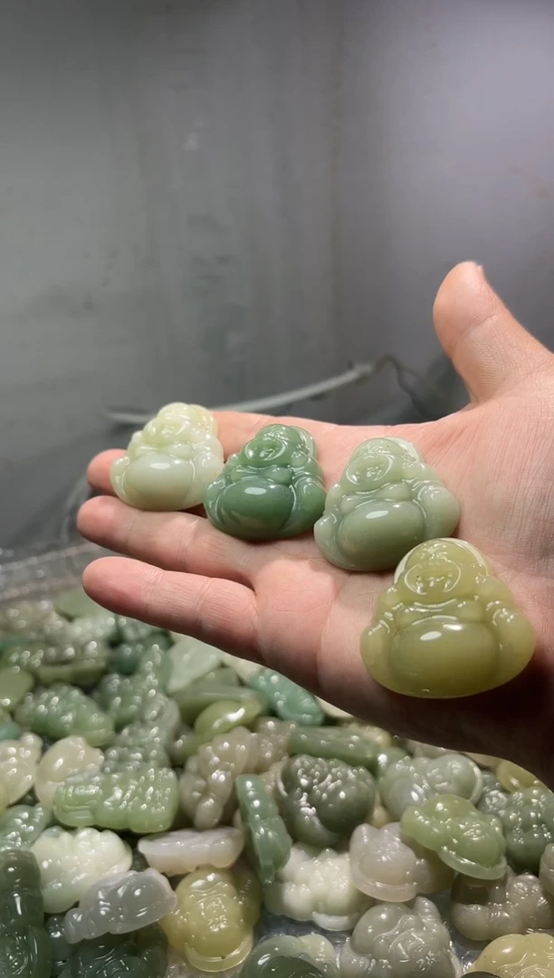 颈饰未镶嵌石英质玉发一个