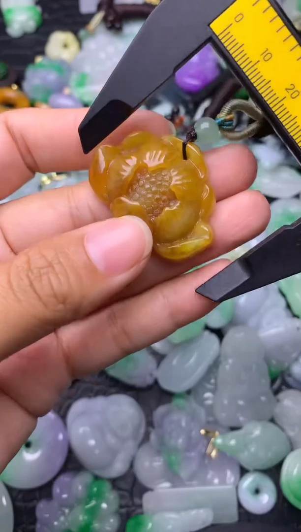 颈饰未镶嵌翡翠缅甸翡翠吊坠