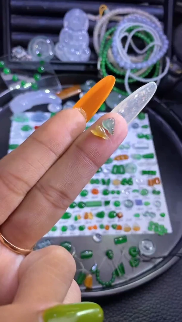 未镶嵌挂件翡翠兰花