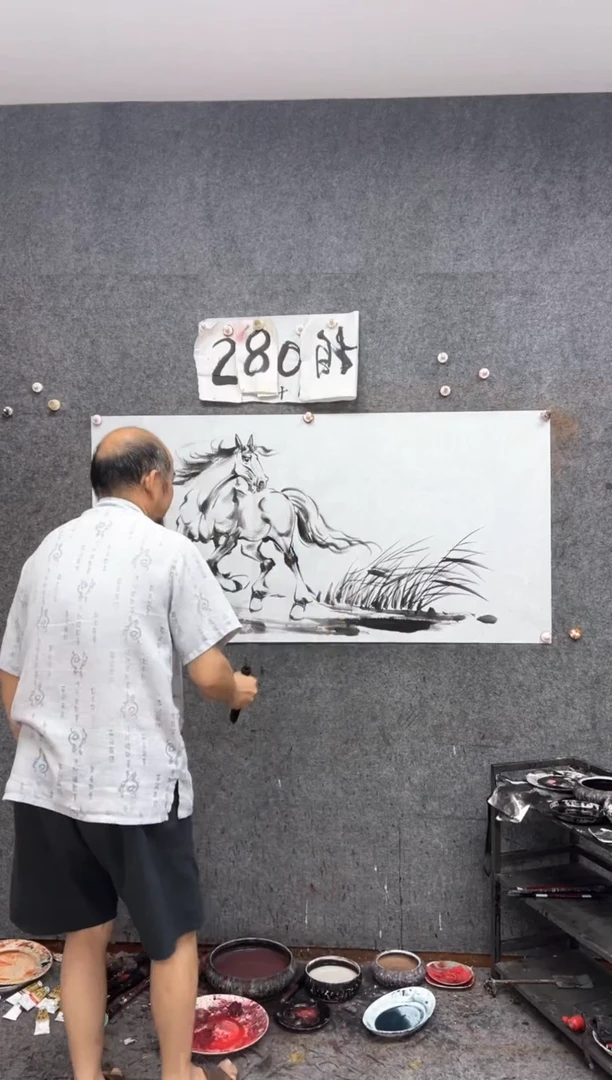 国画天行健 白龙马 带收藏证书