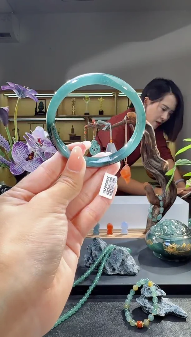 未镶嵌手镯翡翠60圈