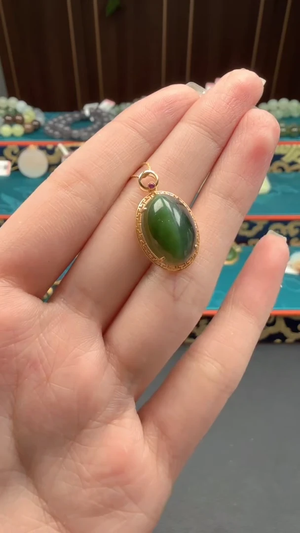 和田玉18K金镶嵌颈饰s101吊坠