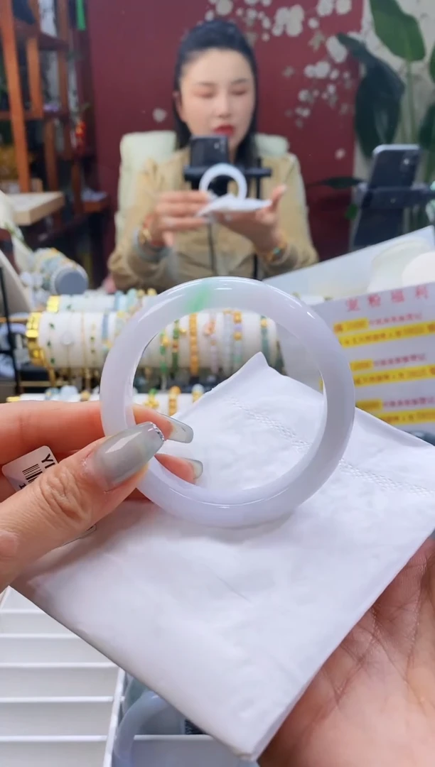 【闪购商品】翡翠手镯未镶嵌135白底青55-57/11.9*8.0