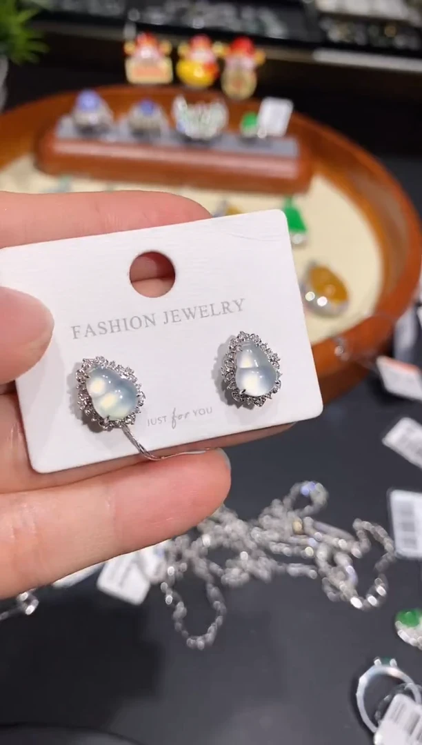 【闪购商品】翡翠耳饰18K金镶嵌耳饰