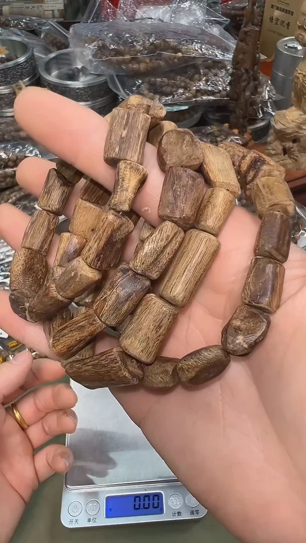 沉香香囊沉香11g越南顺化红土瘤疤随形单圈