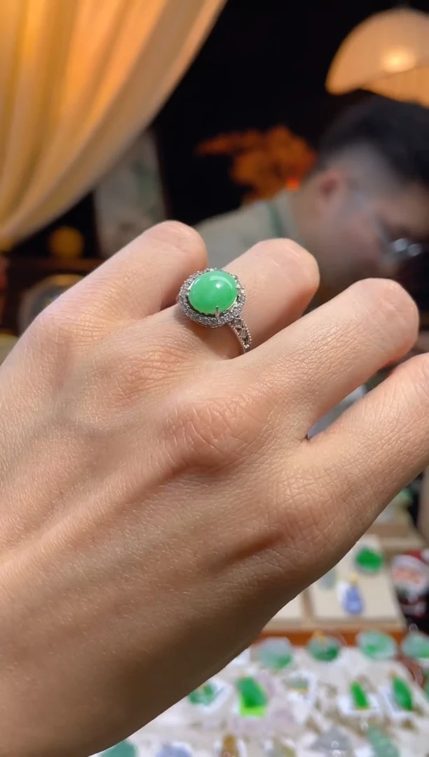 【闪购商品】翡翠颈饰未镶嵌假一赔三