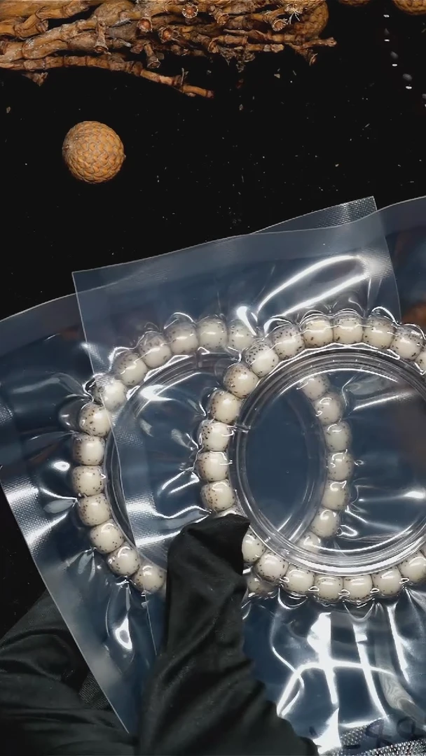 手串星月菩提8*7灰背河豚-A92