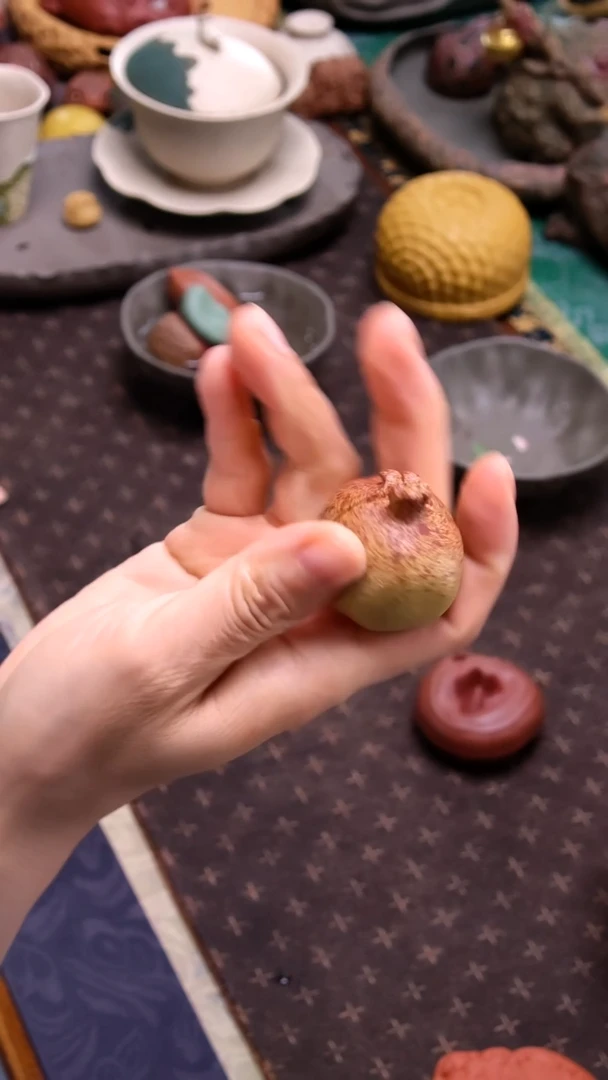 奉*王登龙百果《石榴》