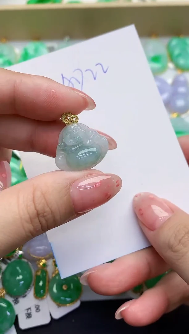 翡翠未镶嵌颈饰缅甸天然翡翠A货