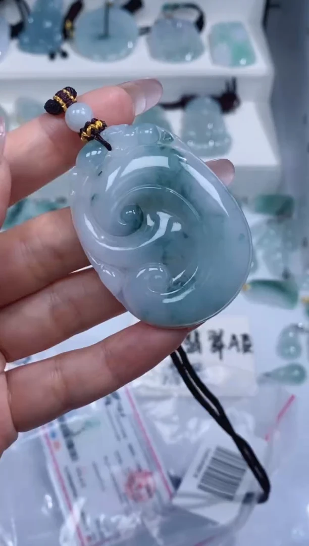 颈饰未镶嵌翡翠吊坠